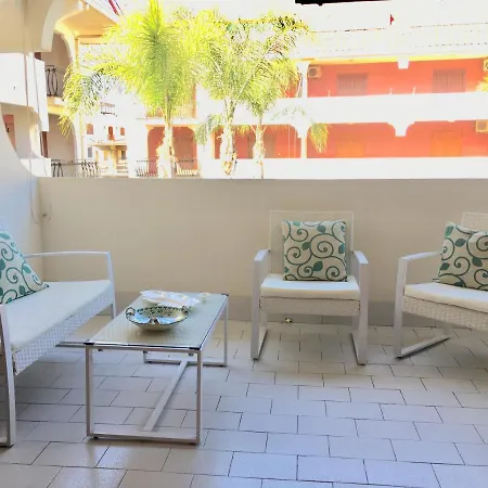 Baia Degli Dei - Living La Nike Apartman *